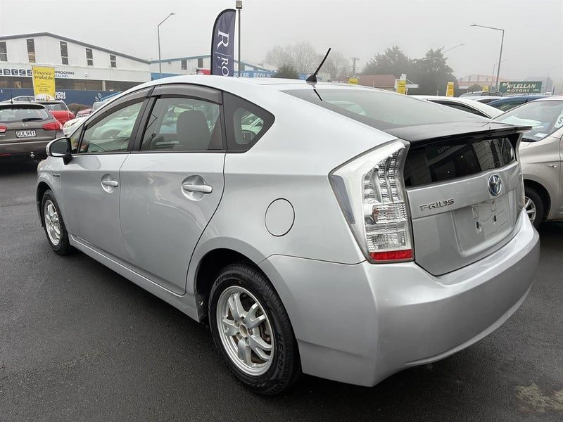 2012 Toyota Prius 5D L, photo 3