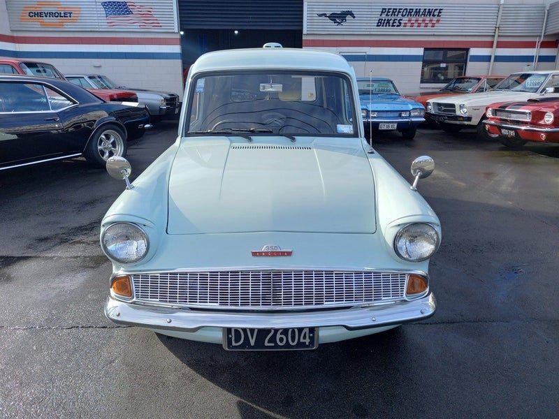 1965 Ford Anglia 350 PANEL VAN, photo 2