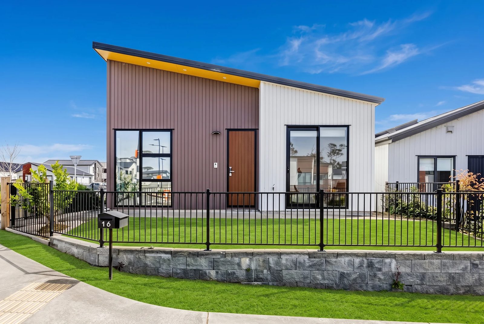 16 Taiororua Avenue, Massey, photo 6