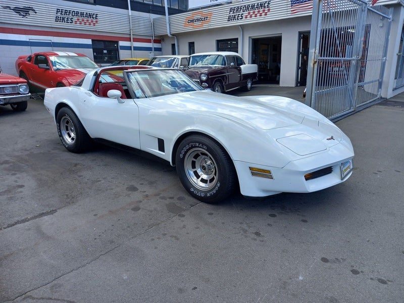 1981 Chevrolet Corvette T-TOP COUPE, photo 2