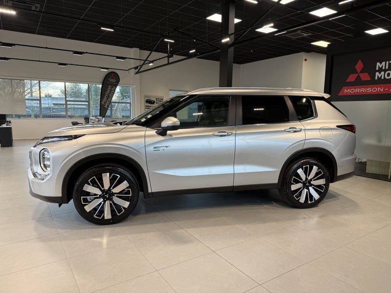 2026 Mitsubishi Outlander PHEV XLS 4WD, photo 2
