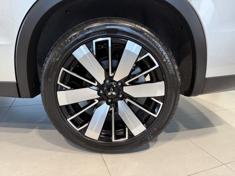 2026 Mitsubishi Outlander PHEV XLS 4WD, photo 3