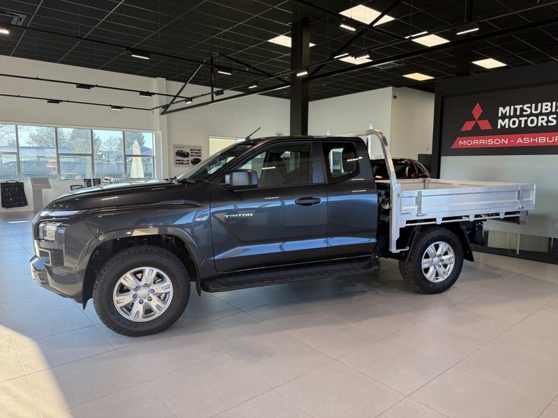 2026 Mitsubishi Triton CC CH 2.4D GLX 4WD 6AT, photo 2