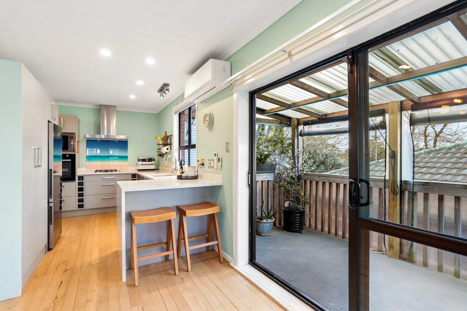 1/34 Taioma Crescent, Te Atatu Peninsula, photo 5