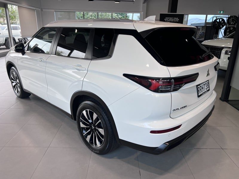 2026 Mitsubishi Outlander LS 2.5P/4WD/CVT, photo 3