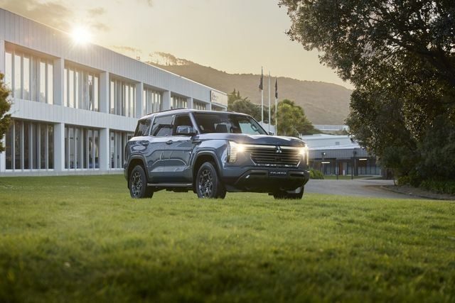 2026 Mitsubishi Pajero VRX