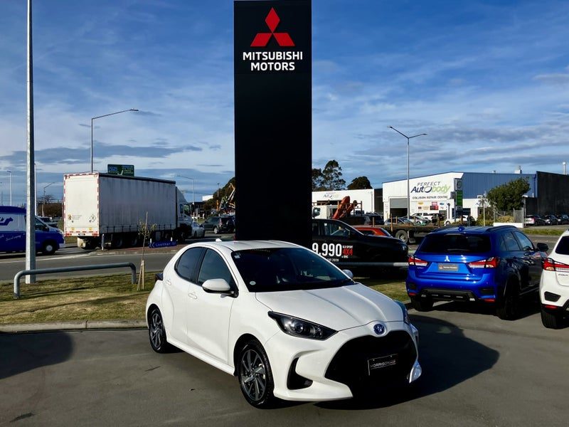 2023 Toyota Yaris HYBRID X