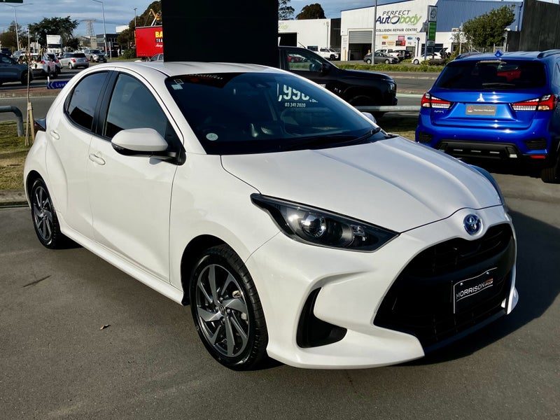 2023 Toyota Yaris HYBRID X, photo 2