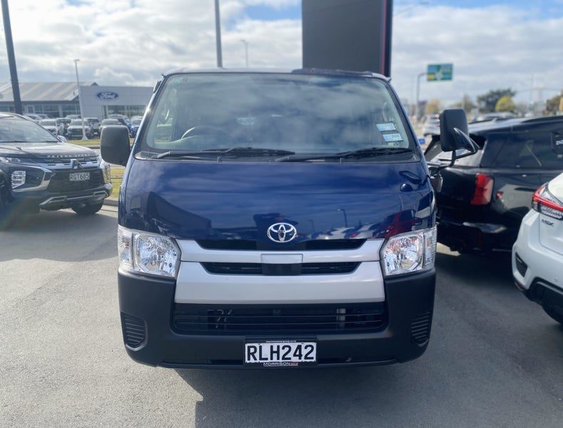 2019 Toyota Hiace 5DR DIESEL, photo 2
