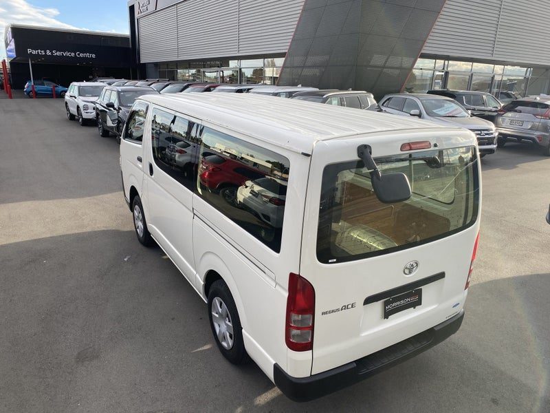 2018 Toyota Hiace 5DR DIESEL TRADIES SPECIAL, photo 2