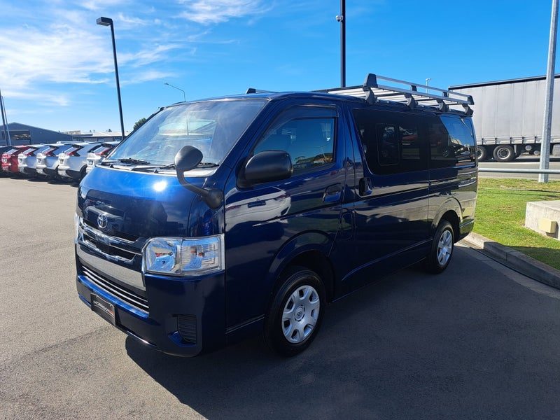 2018 Toyota Hiace 5DR DIESEL, photo 2