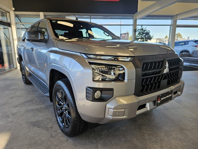 2026 Mitsubishi Triton DC WS 2.4D GLXS 4WD 6AT, photo 3