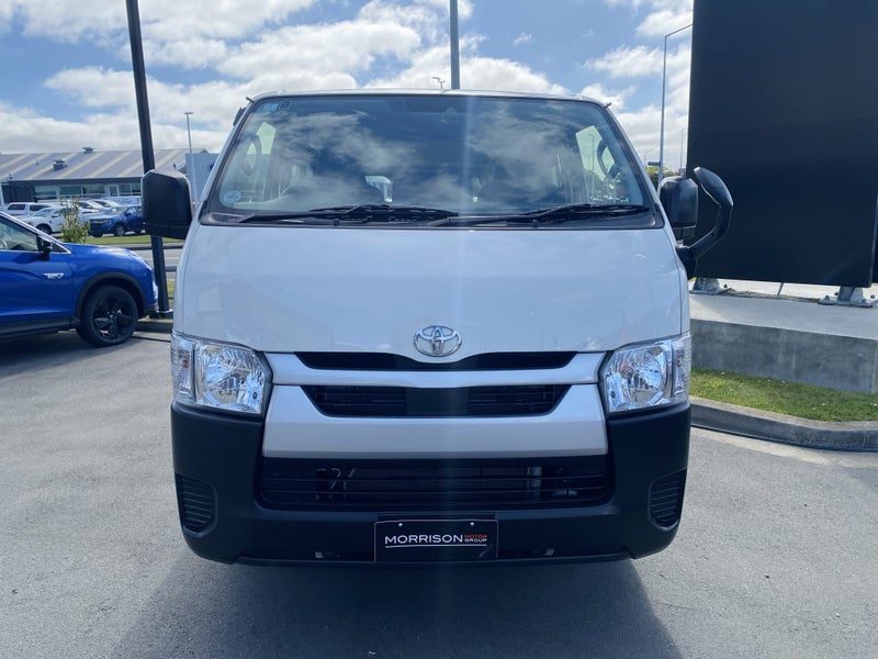 2021 Toyota Hiace 5DR Diesel 4WD, photo 2