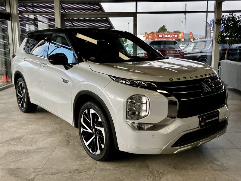 2021 Mitsubishi Outlander PHEV EXCEED 4WD 7 SEATER, photo 2
