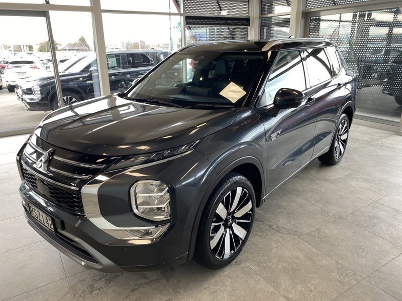 2026 Mitsubishi Outlander PHEV VRX 4WD, photo 3