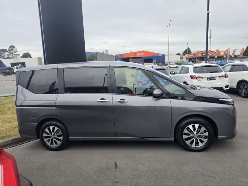 2023 Nissan Serena XV 8 SEATER LATEST MODEL, photo 3