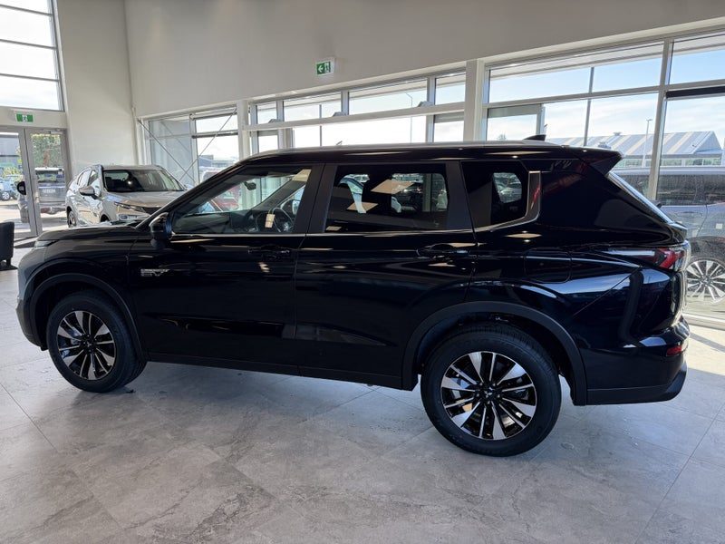 2026 Mitsubishi Outlander PHEV LS 4WD, photo 2