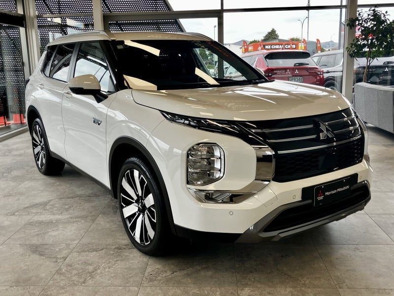 2026 Mitsubishi Outlander PHEV XLS 4WD, photo 2
