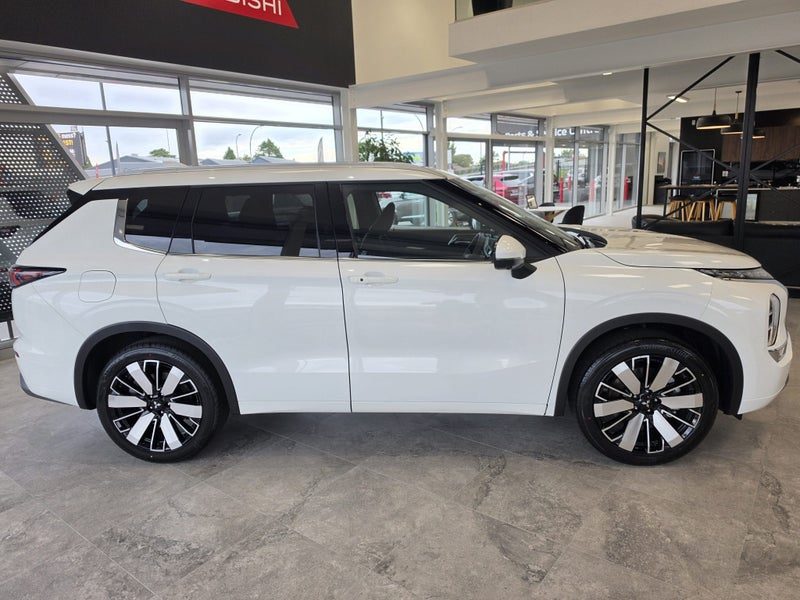 2026 Mitsubishi Outlander 2.5P VRX 2WD CVT, photo 2