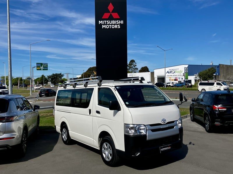 2020 Toyota Hiace 5DR DIESEL 4WD