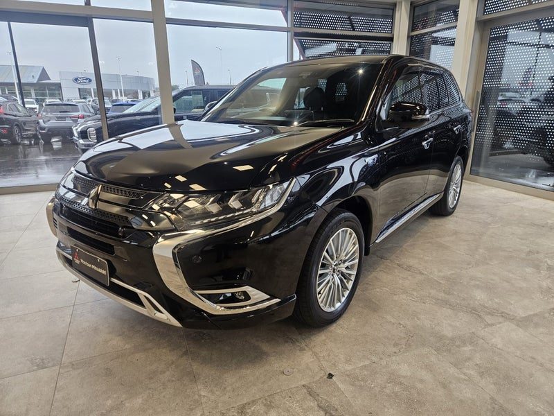 2018 Mitsubishi Outlander PHEV 2.4G 4WD EV MODE, photo 2