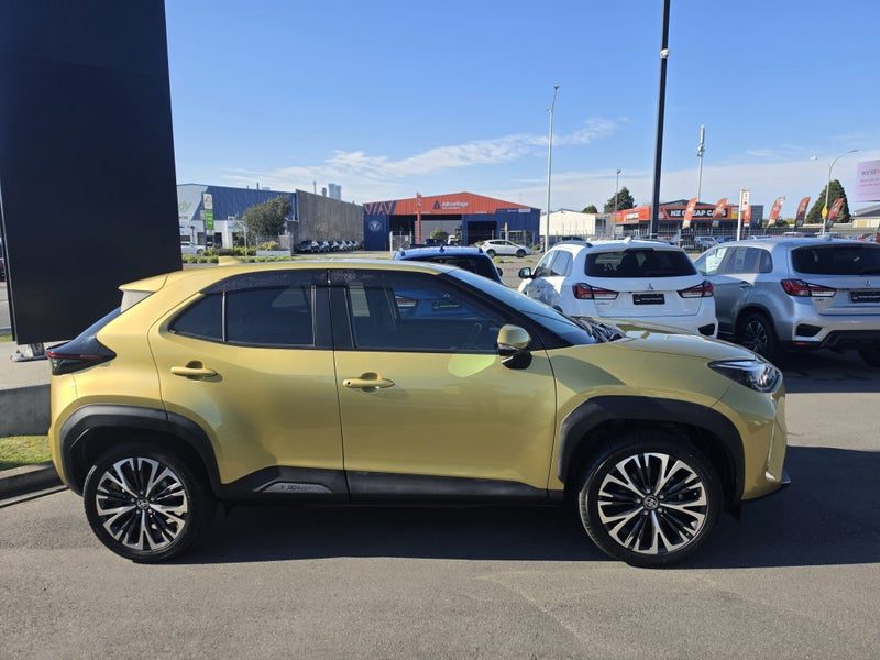 2020 Toyota Yaris Cross HYBRID Z, photo 2