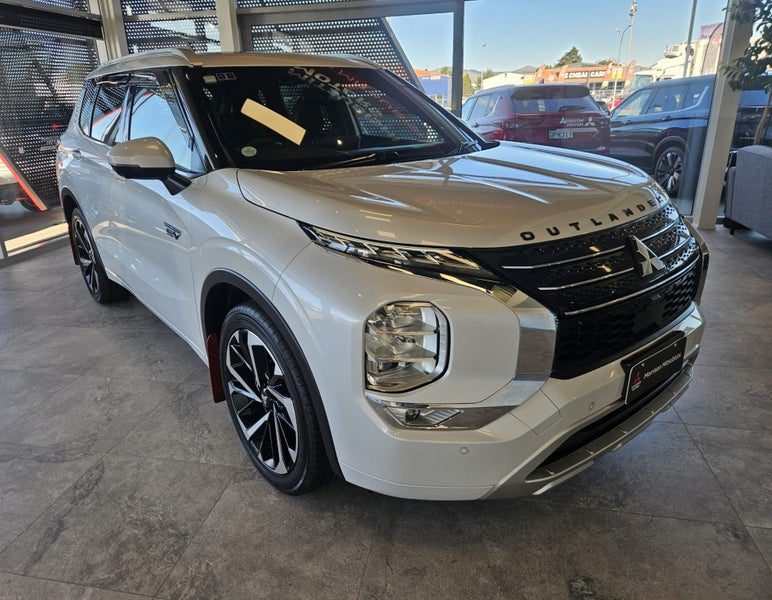 2022 Mitsubishi Outlander PHEV EXCEED 7 SEATER 4WD, photo 2