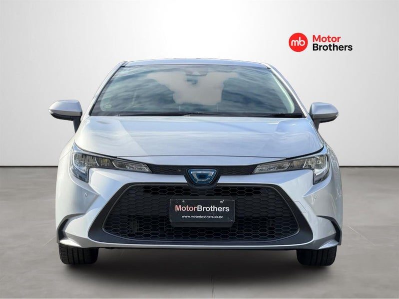 2021 Toyota Corolla Touring S Hybrid, photo 2