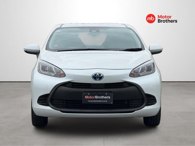2022 Toyota Aqua, photo 2
