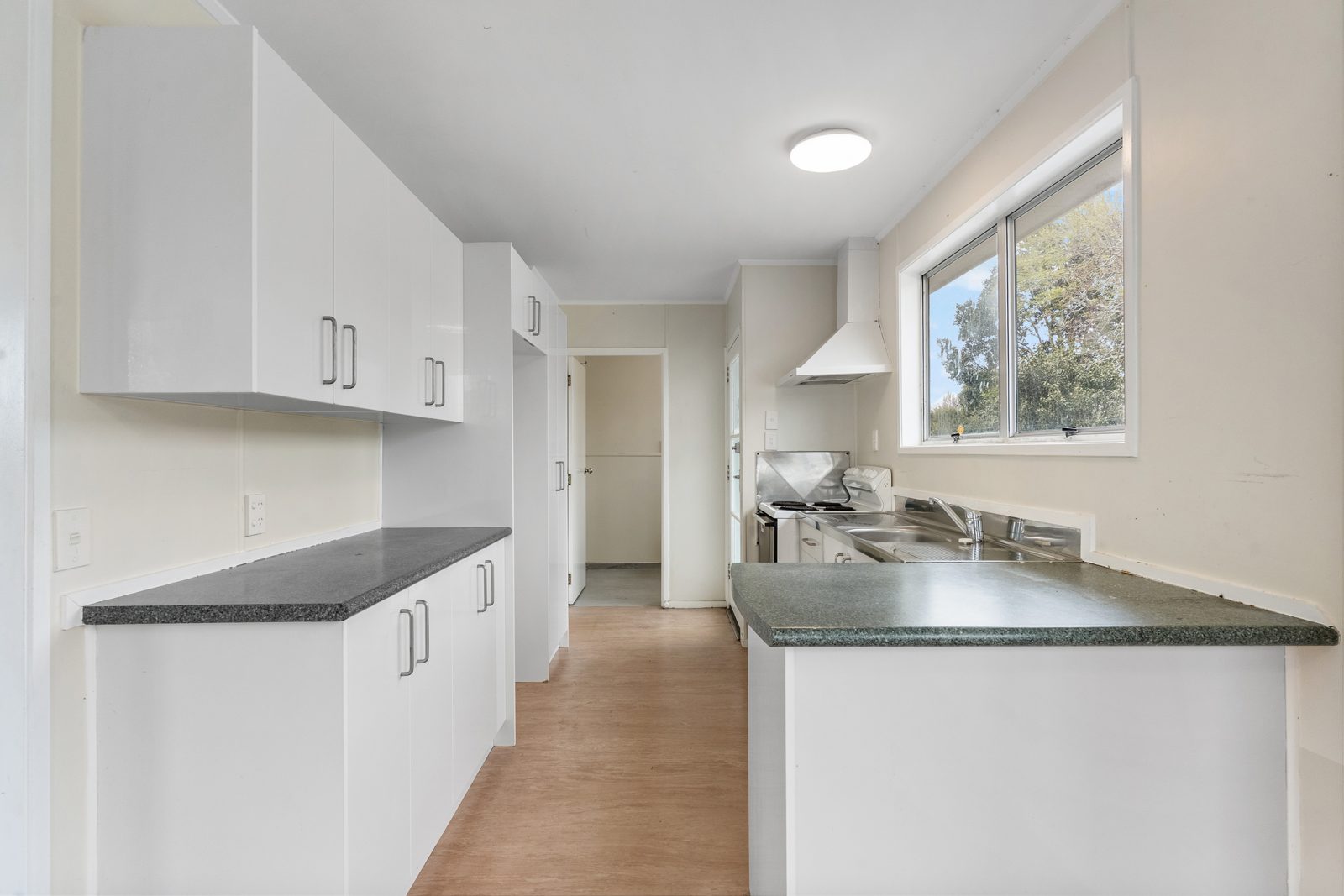 501 Weymouth Road, Weymouth, photo 8