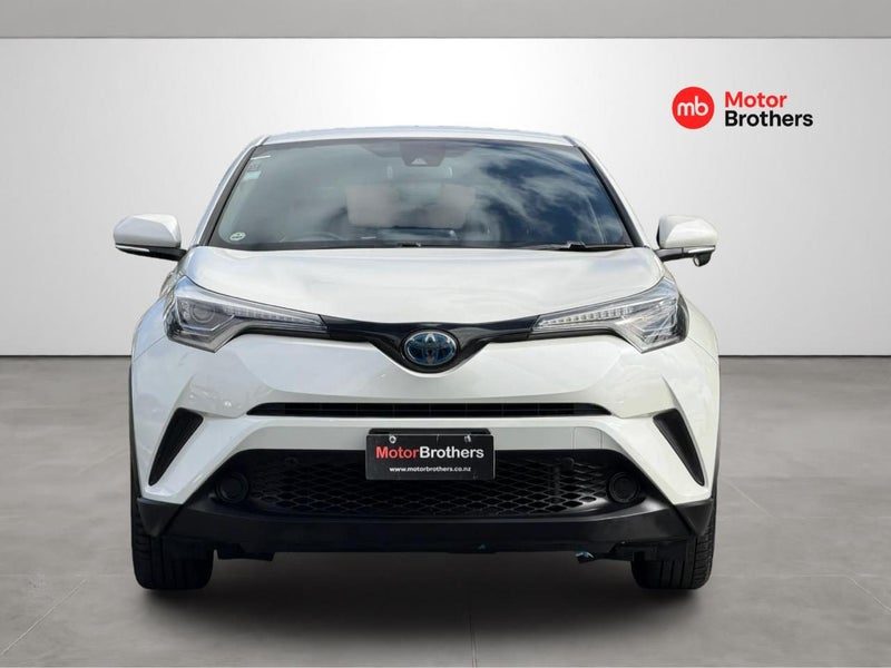2018 Toyota C-HR Hybrid S Package, photo 2