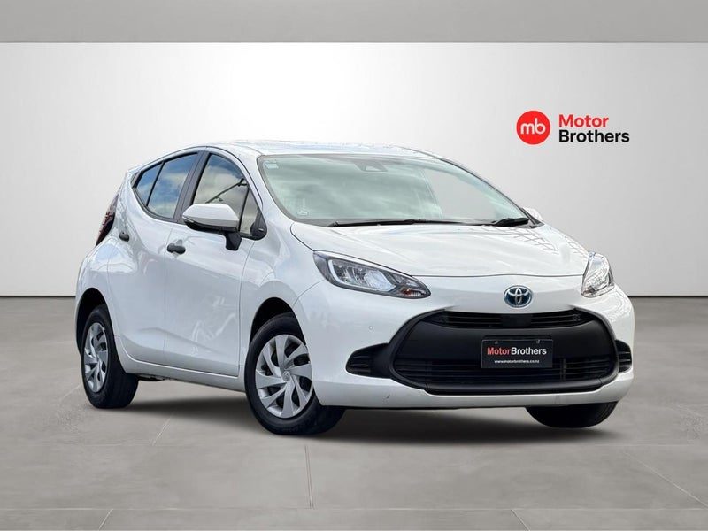 2023 Toyota Aqua B Push Button Start