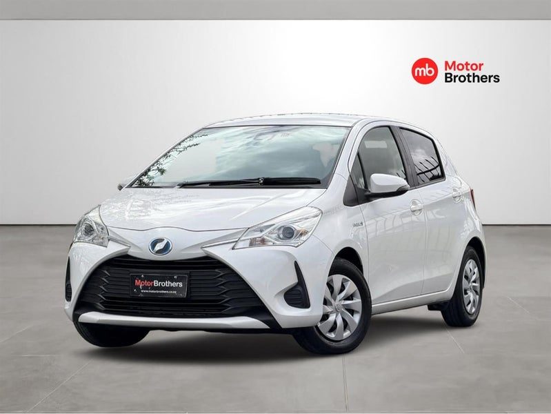 2019 Toyota Vitz Hybrid, photo 3