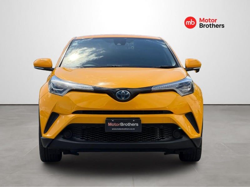 2019 Toyota C-HR Hybrid S Package, photo 2