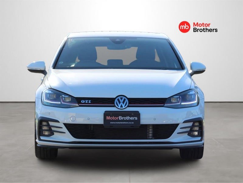 2017 Volkswagen Golf GTI, photo 2