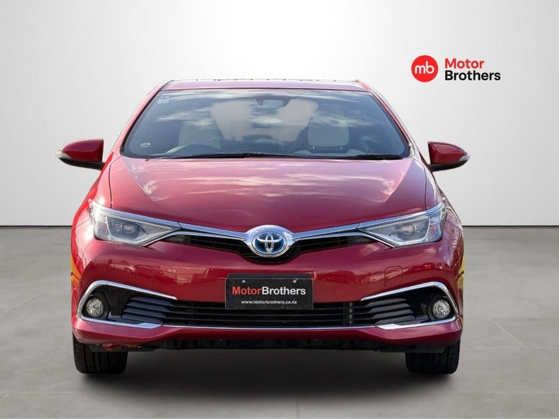 2016 Toyota Auris 180G Leather Package Hybrid, photo 2