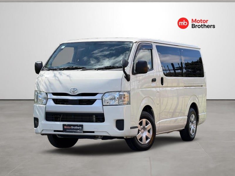 2021 Toyota Hiace 3.0L D/T, photo 3