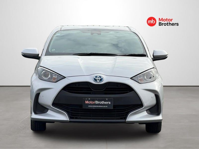 2021 Toyota Yaris HYBRID X, photo 2