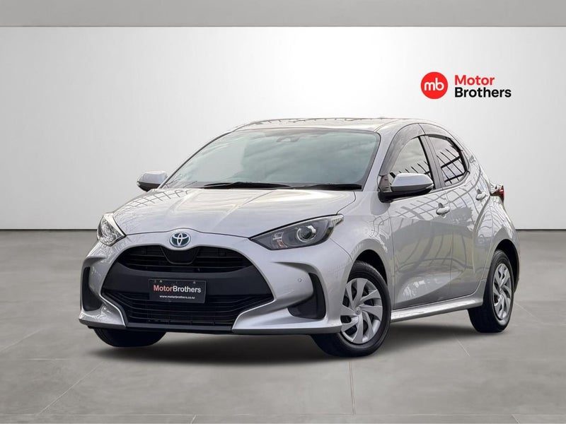 2021 Toyota Yaris HYBRID X, photo 3
