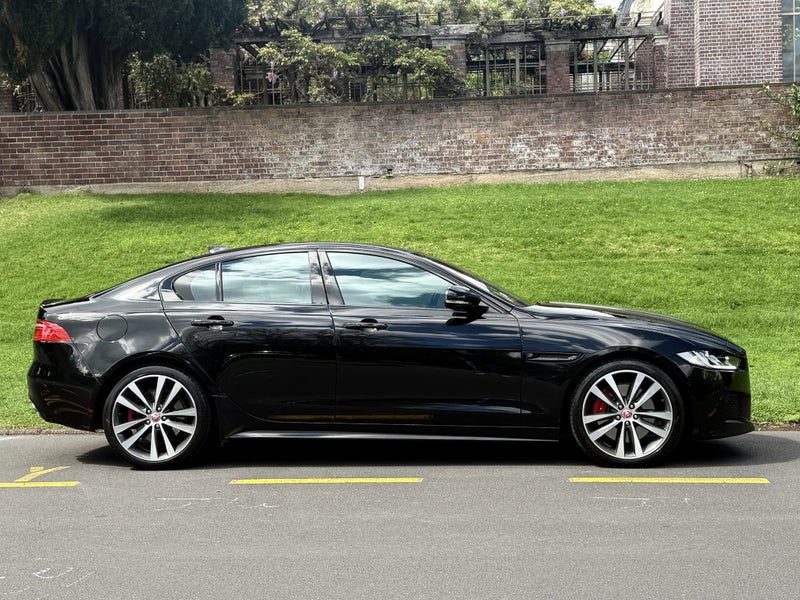 2017 Jaguar XE S, photo 3
