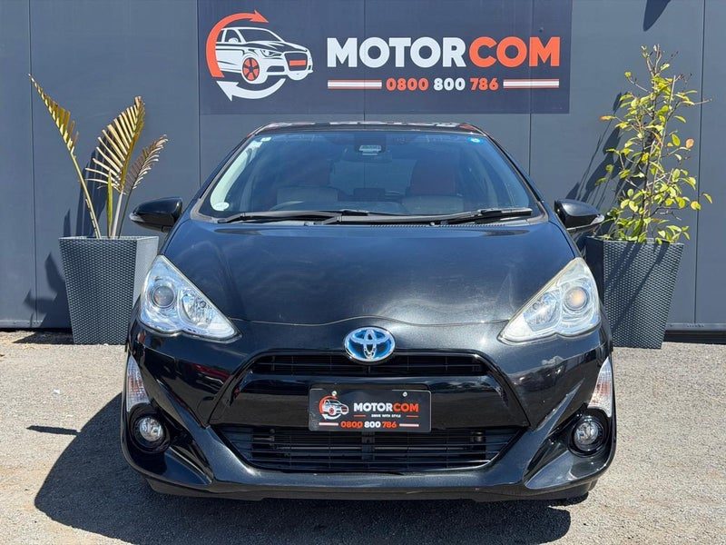 2016 Toyota Aqua S / Fog Lights / Electric Mirrors, photo 2