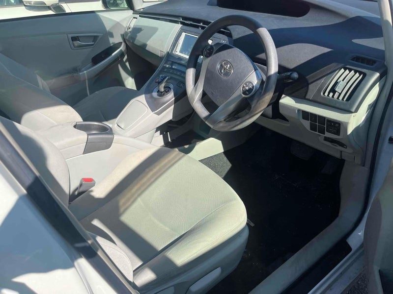 2014 Toyota Prius S, photo 3