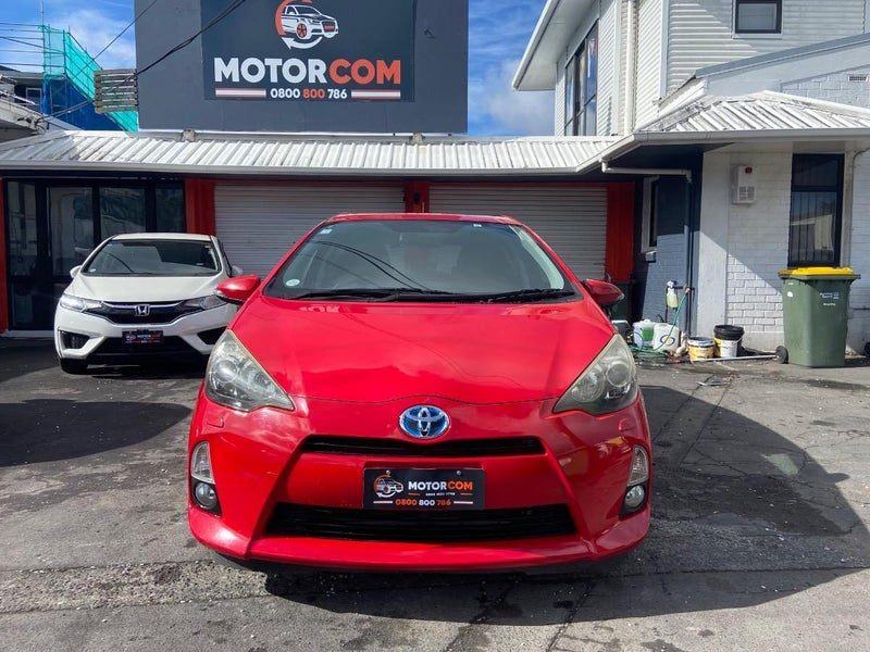2013 Toyota Aqua G, photo 2
