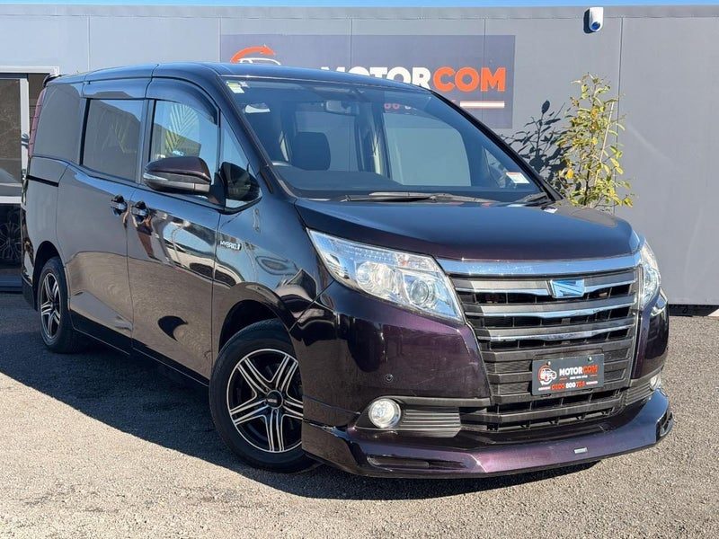 2015 Toyota Noah Hybrid G