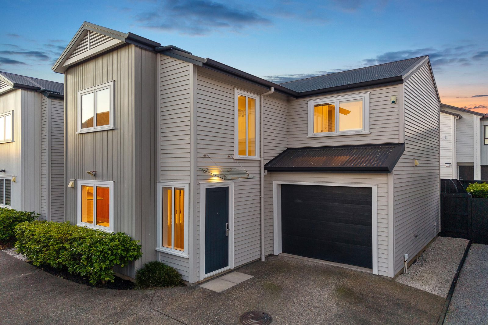 17B Holland Avenue, Point England, photo 1