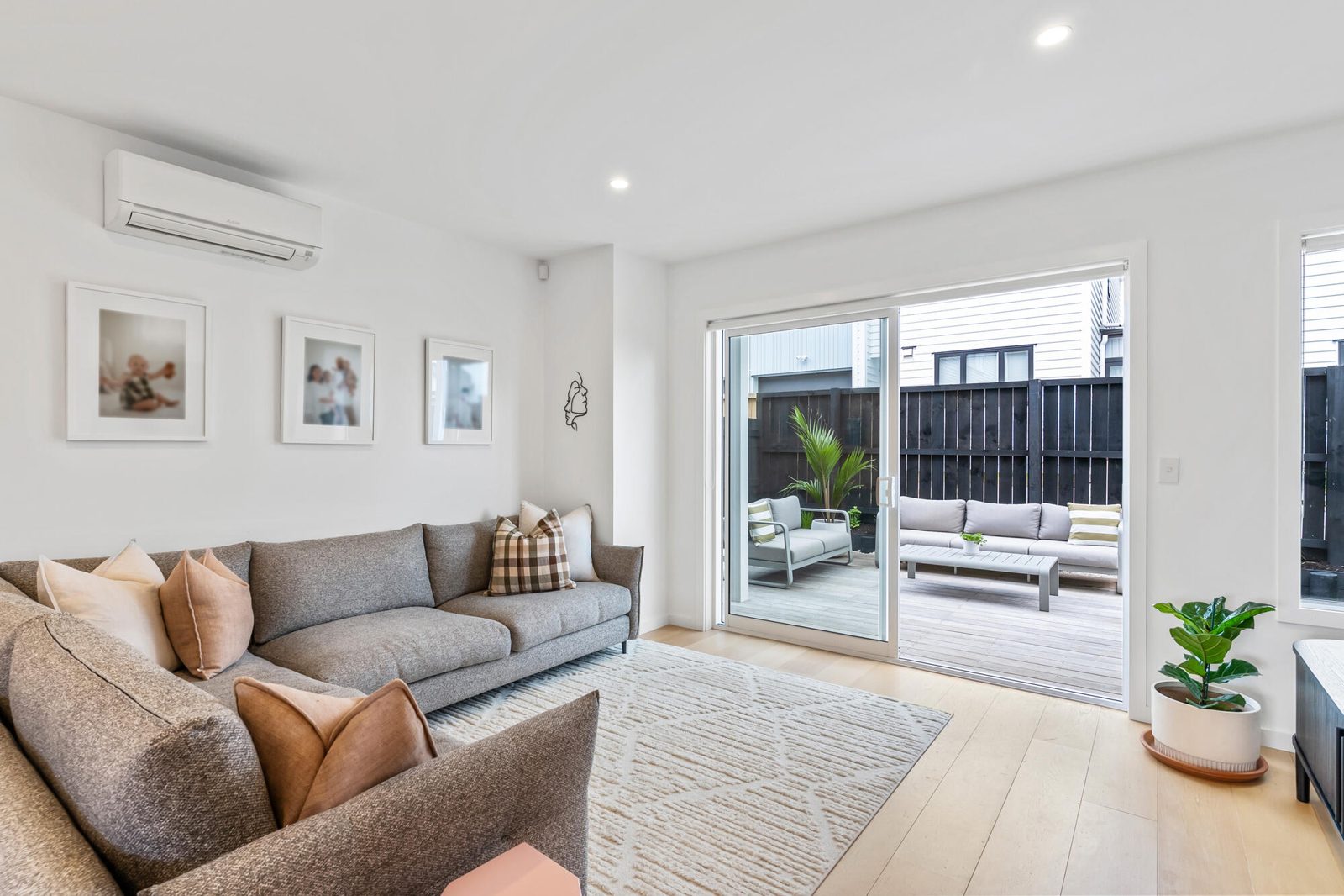 17B Holland Avenue, Point England, photo 11