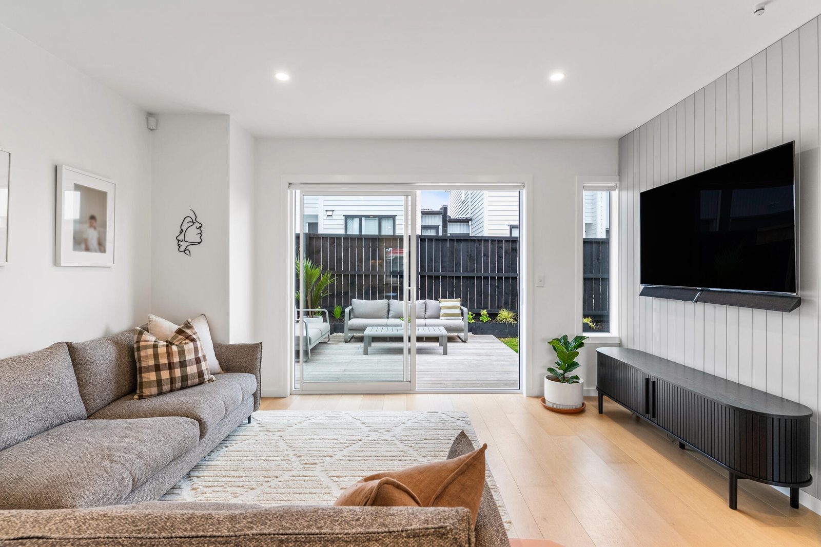 17B Holland Avenue, Point England, photo 10