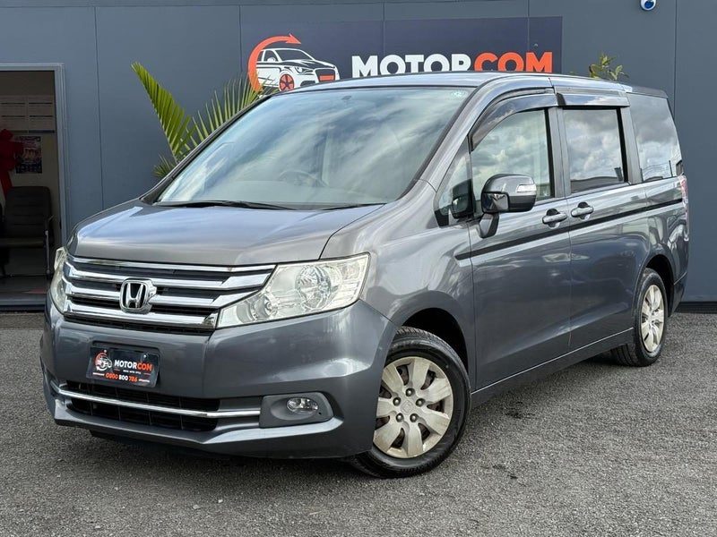 2013 Honda Step Wagon, photo 3
