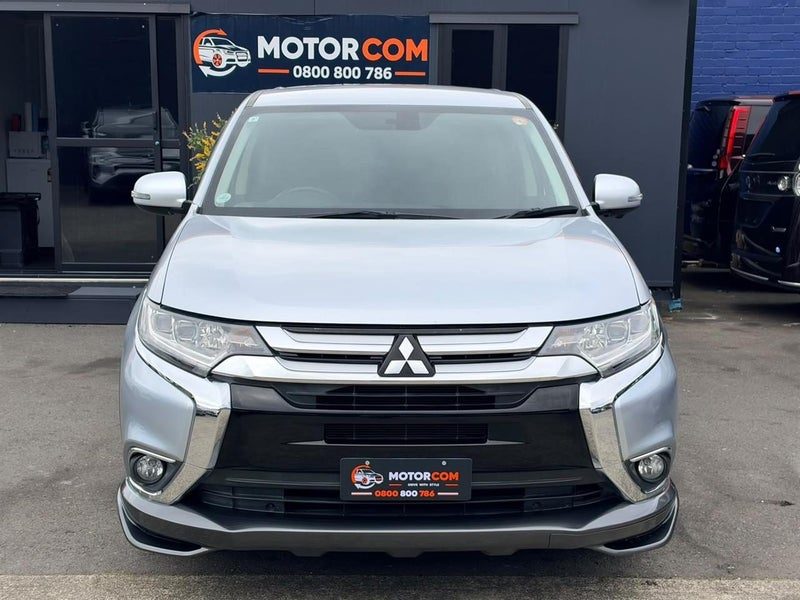 2015 Mitsubishi Outlander 24G 7 Seater, photo 2