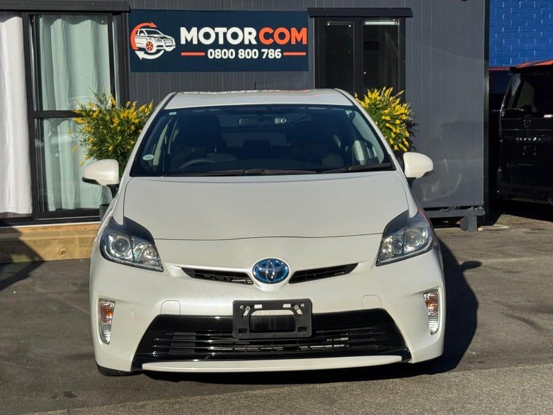 2015 Toyota Prius Hybrid, photo 2